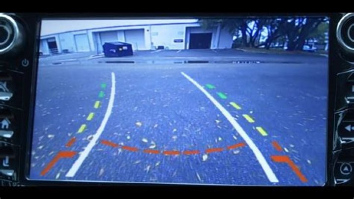 アルパインのバックカメラでガイド線が出ない原因と直し方
